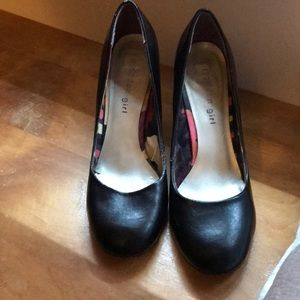 Black round toe heels